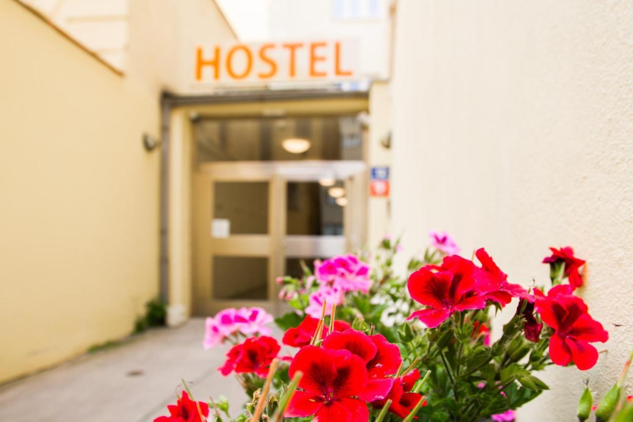 Hostel Mandarinka Praga Exterior foto