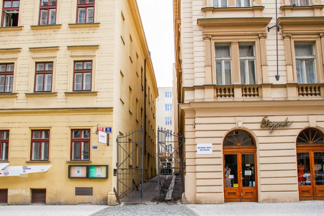 Hostel Mandarinka Praga Exterior foto